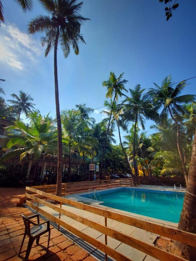 Coconut Garden Beach House Mālvan Exteriér fotografie