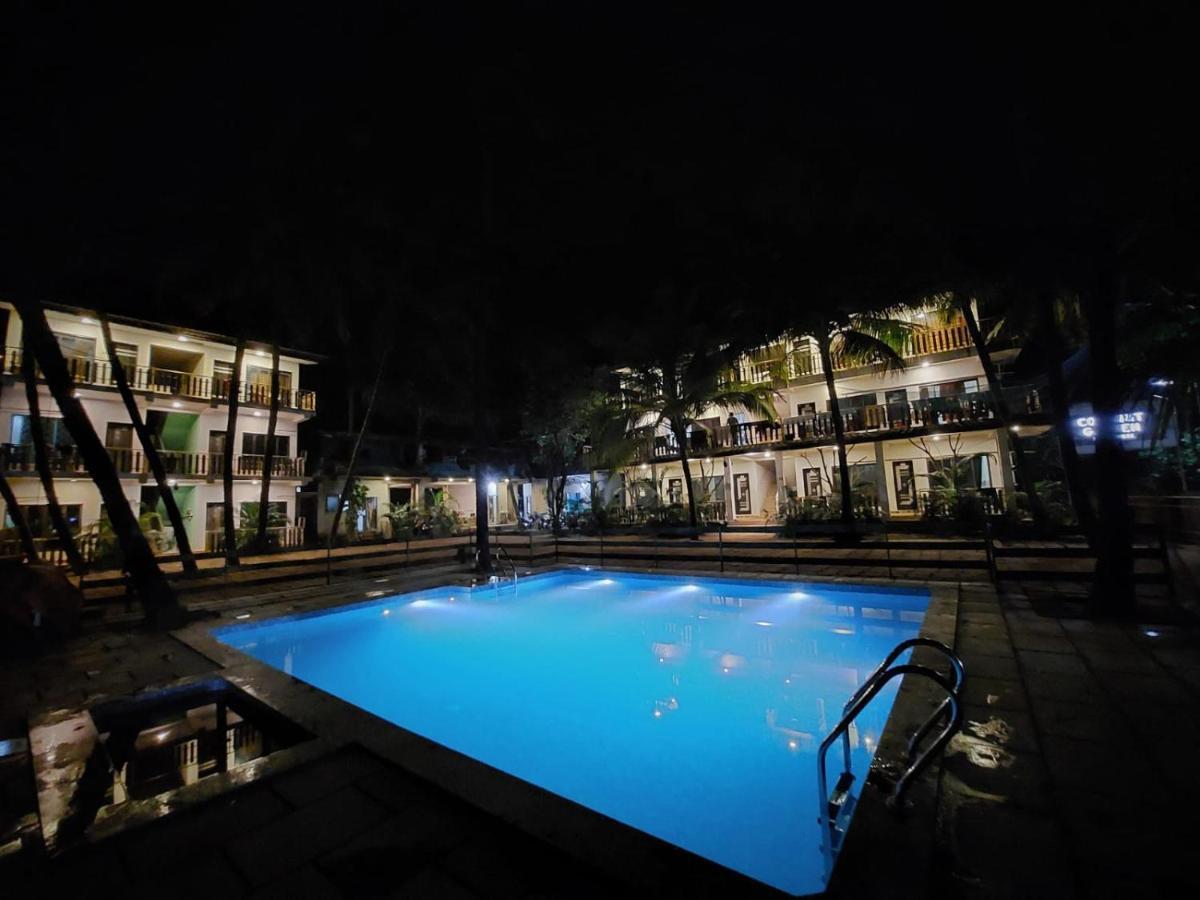 Coconut Garden Beach House Mālvan Exteriér fotografie